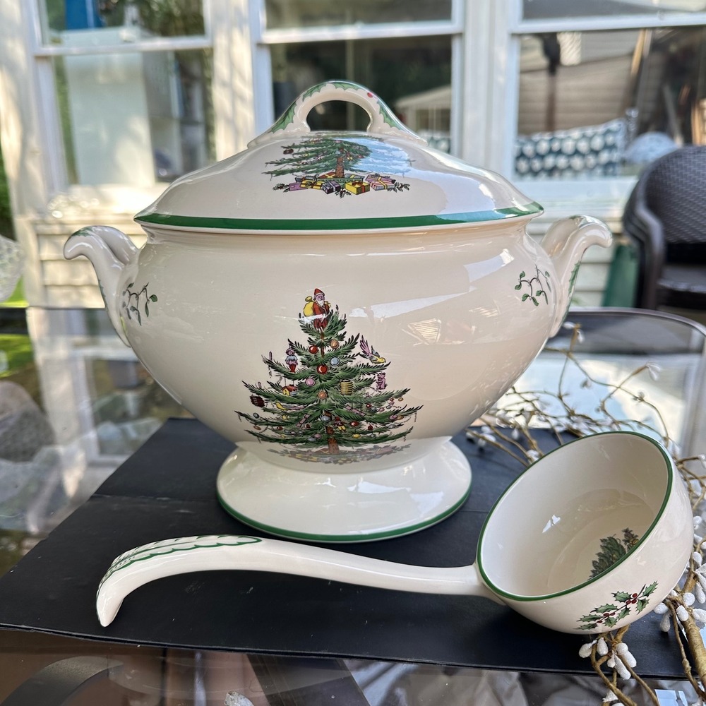 Spode "Christmas Tree" Footed Soup Tureen with Lid and Ladle vintage England